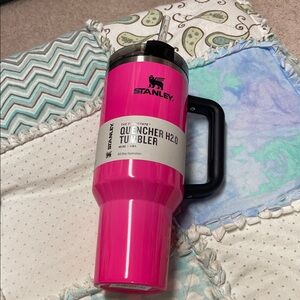 Stanley Electric Pink Quencher H2.0 Tumbler 40 oz